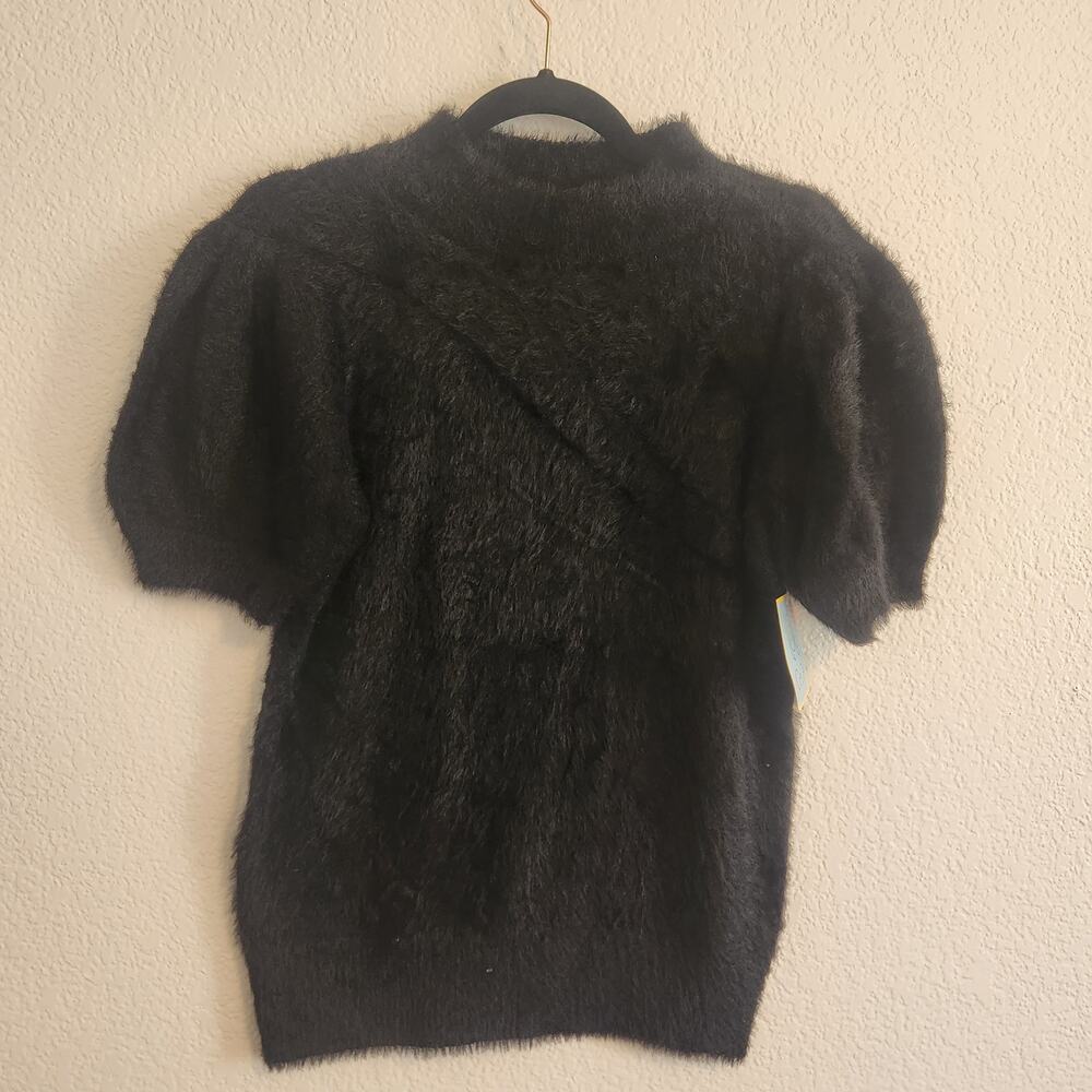 CeCe Women's Size Small Black Short Sleeve Fuzzy Sweater NWT‎